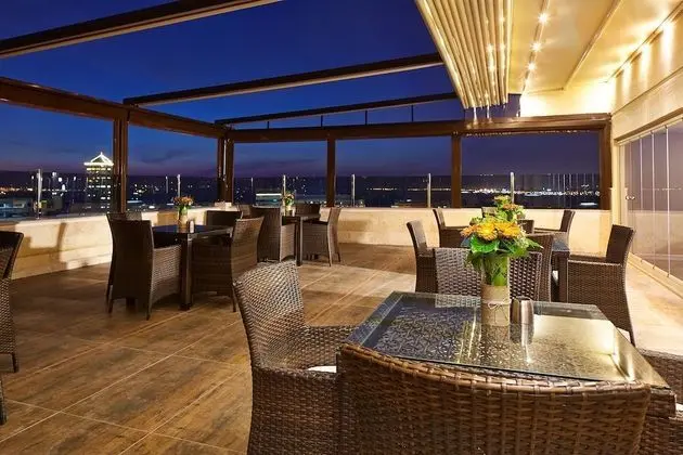 Doubletree By Hilton Hotel Izmir - Alsancak - Dış Mekan