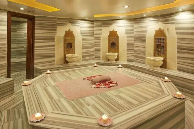 Doubletree By Hilton Hotel Izmir - Alsancak - Havuz