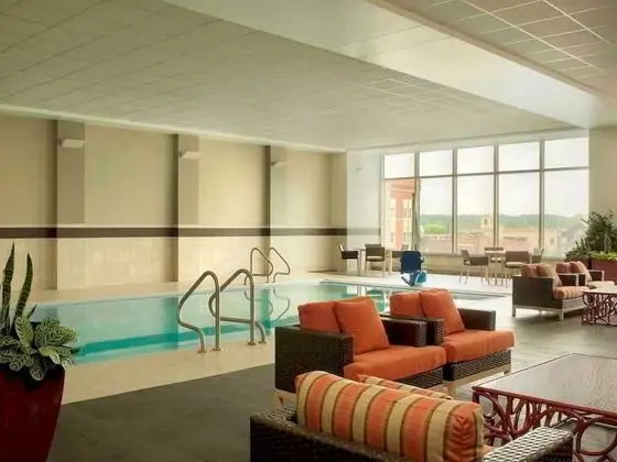DoubleTree Cedar Rapids Convention Complex - Havuz