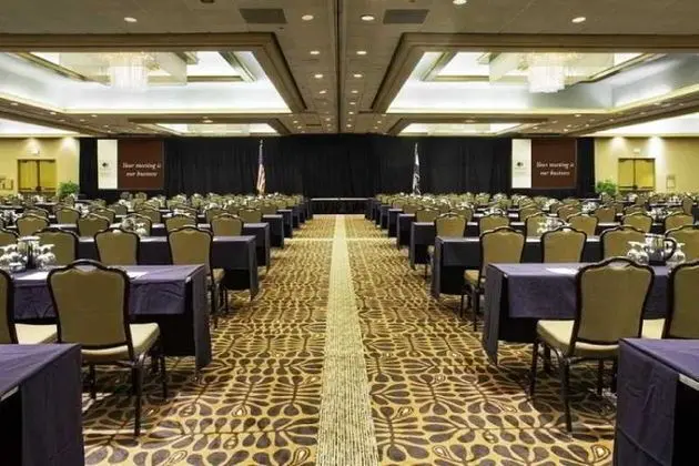 Doubletree Hotel Colorado Springs - İş / Konferans
