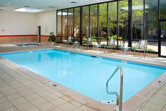 Doubletree Hotel Columbus/Worthington - Havuz