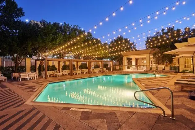 Doubletree Hotel Dallas Market Center