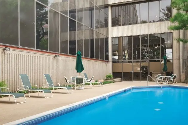 Doubletree Hotel Dallas Near the Galleria - Havuz