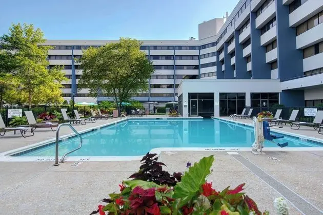 Doubletree Guest Suites - Havuz