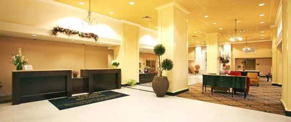 Doubletree Guest Suites Fort Shelby/Detroit 