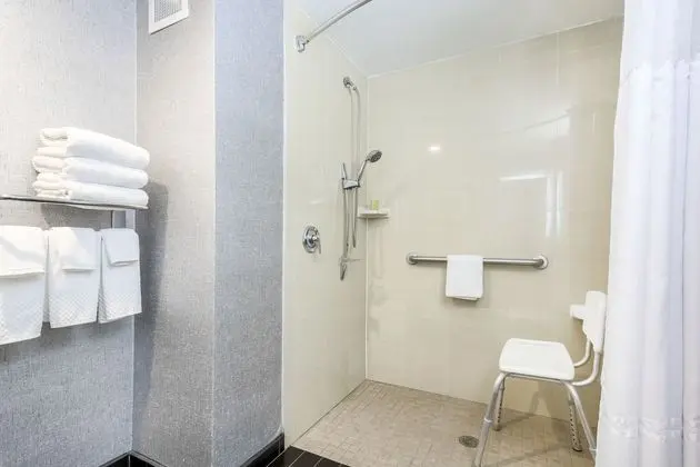 DoubleTree by Hilton Austin - University Area