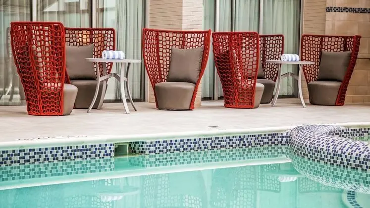 DoubleTree by Hilton Bloomfield Hills, MI - Havuz