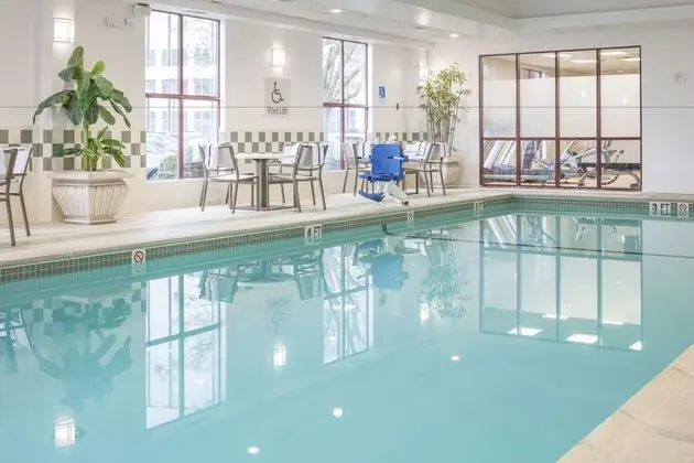 Doubletree by Hilton Boston Logan Airport Chelsea - Havuz