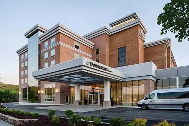 DoubleTree by Hilton Bristol, CT