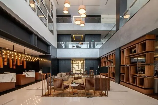 DoubleTree by Hilton Celaya - Lobi