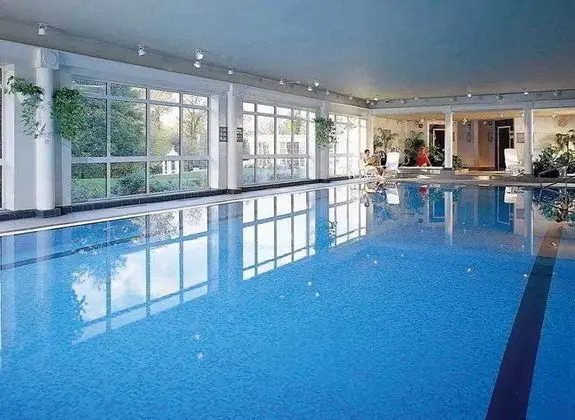 Doubletree by Hilton Cheltenham Park - Havuz