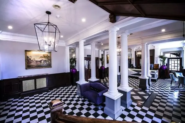 Doubletree by Hilton Cheltenham Park - Lobi