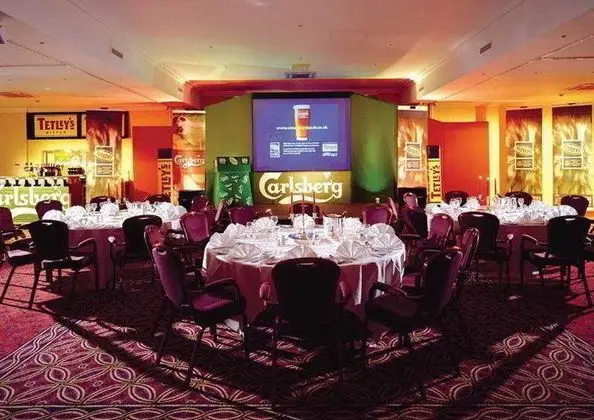 Doubletree by Hilton Cheltenham Park - Yeme / İçme