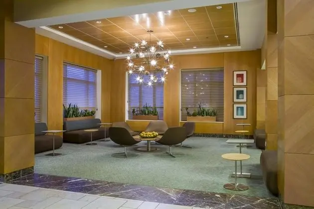 DoubleTree by Hilton Hotel Chicago Arlington