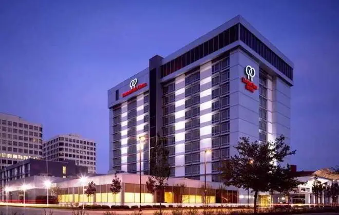 DoubleTree by Hilton Hotel Chicago North Shore