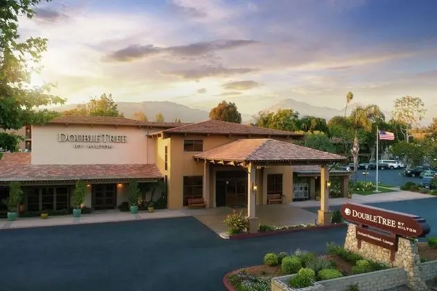 DoubleTree by Hilton Hotel Claremont