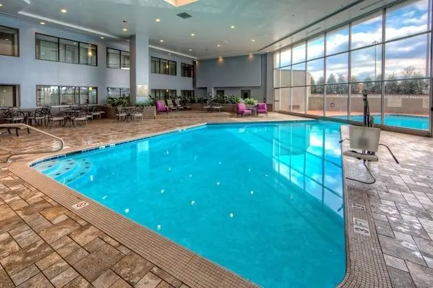 DoubleTree by Hilton Hotel Decatur Riverfront - Havuz