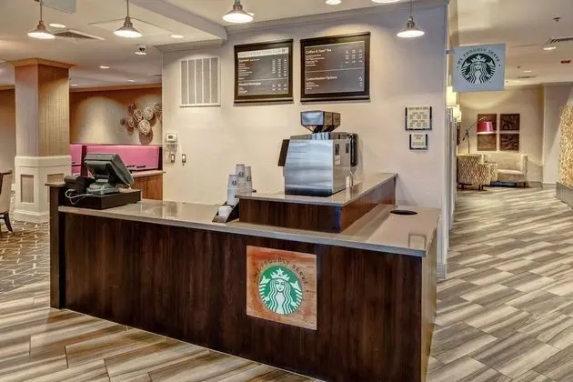 DoubleTree by Hilton Hotel Decatur Riverfront - Yerinde Yemek