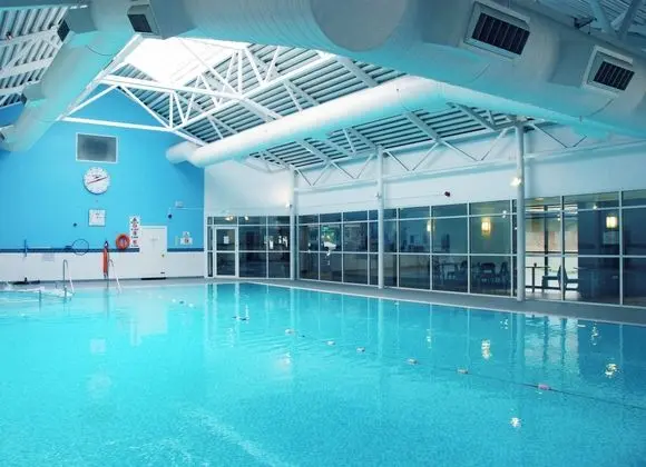 DoubleTree by Hilton Edinburgh Airport - Havuz