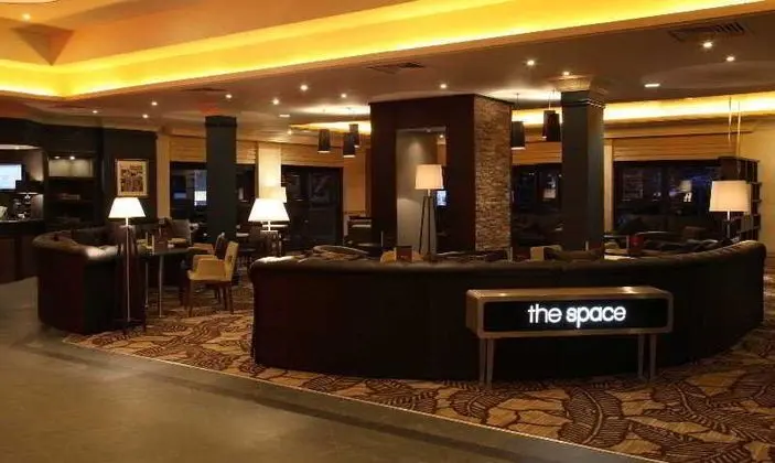 Doubletree by Hilton Edinburgh Airport - Lobi