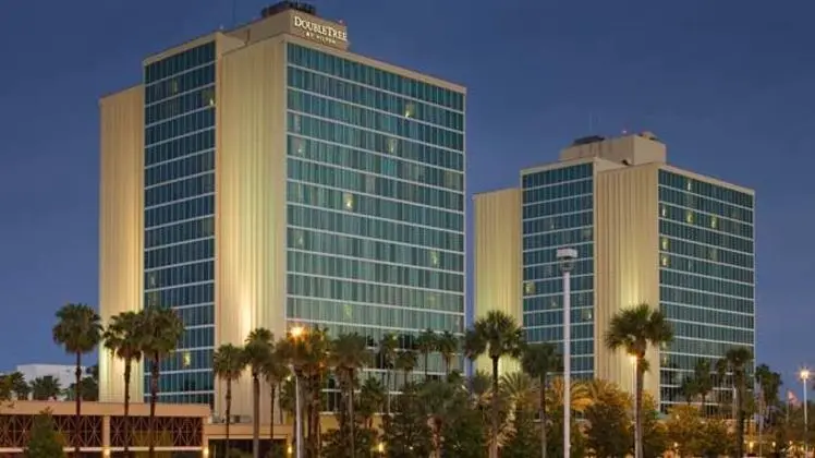 Doubletree by Hilton at the Entrance to Universal
