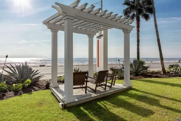 DoubleTree by Hilton Galveston, TX