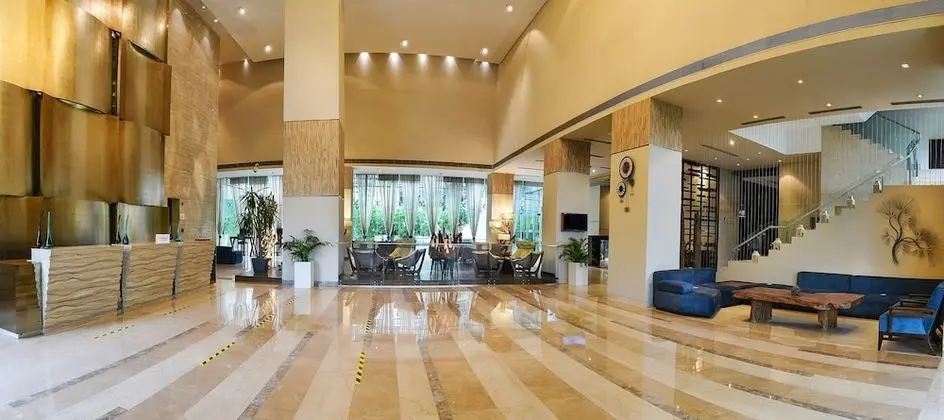 DoubleTree by Hilton Gurugram Baani Square - Lobi