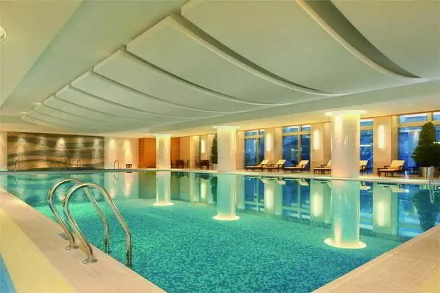 DoubleTree by Hilton Hangzhou East - Havuz