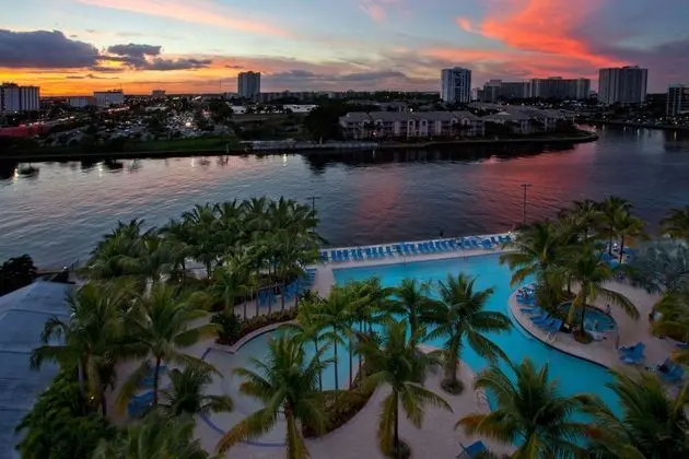 DoubleTree by Hilton Hollywood Beach