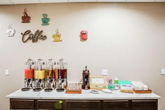 DoubleTree by Hilton Huntington - Yerinde Yemek