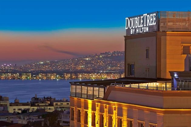 Doubletree By Hilton Hotel İzmir - AlsancakFotoğrafı