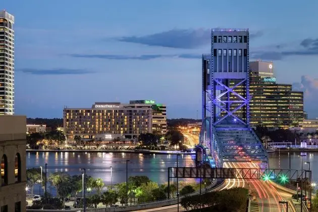 DoubleTree by Hilton Jacksonville Riverfront, FL - Dış Mekan