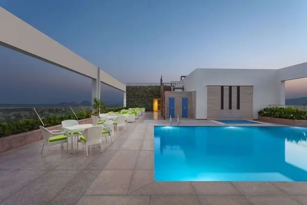 Doubletree by Hilton Jaipur Amer - Havuz