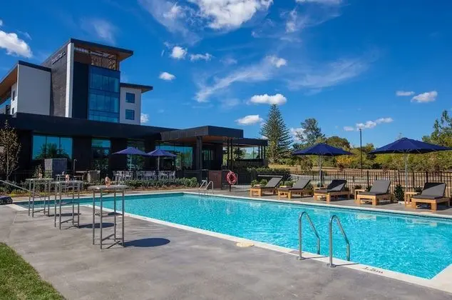 Doubletree By Hilton Karaka - Havuz