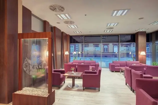 DoubleTree by Hilton Hotel Kosice - Lobi