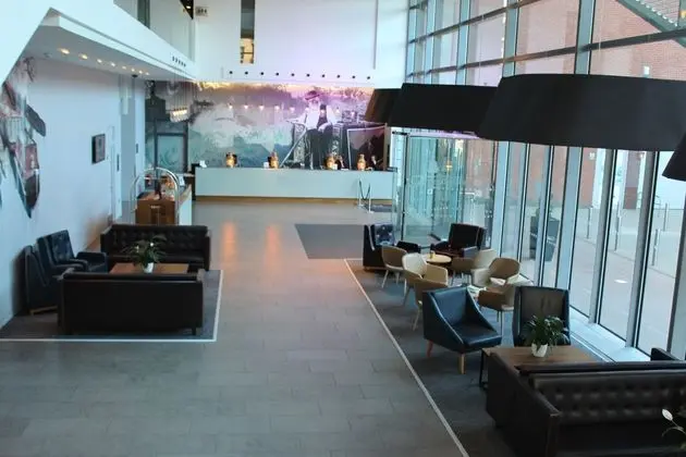Doubletree by Hilton Leeds - Lobi