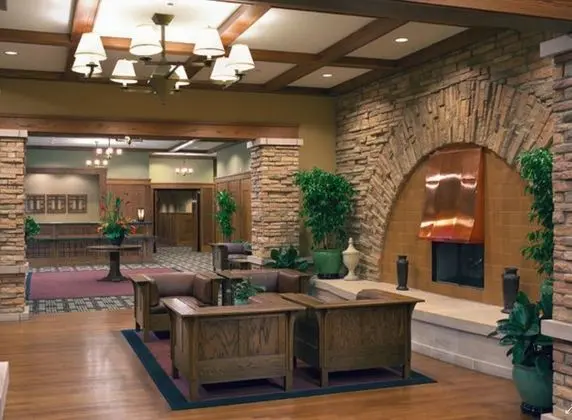 DoubleTree by Hilton Hotel Libertyville - Lobi