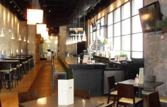 DoubleTree by Hilton Hotel Libertyville - Yeme / İçme