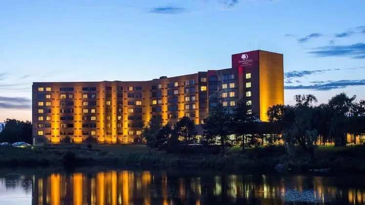DoubleTree by Hilton Lisle-Naperville - Dış Mekan