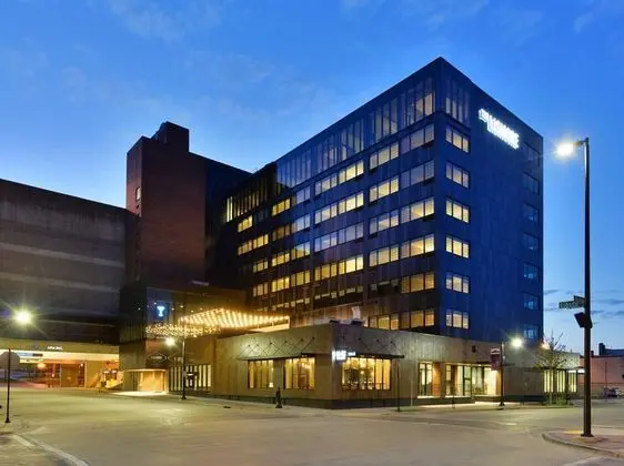 Doubletree by Hilton The Lismore Hotel Eau Claire