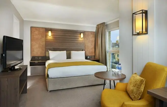 DoubleTree by Hilton London Docklands Riverside