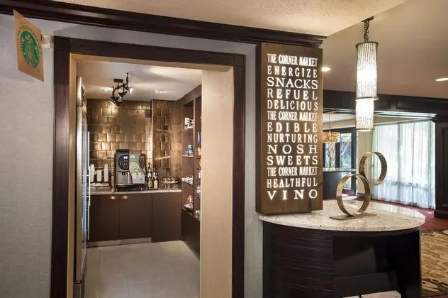 DoubleTree by Hilton McLean Tysons