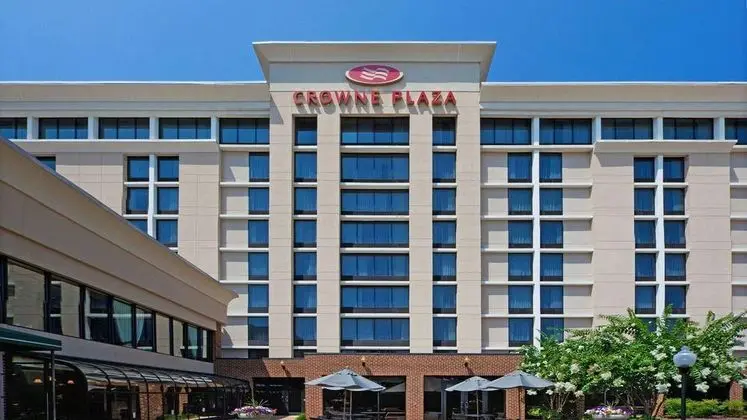 DoubleTree by Hilton McLean Tysons
