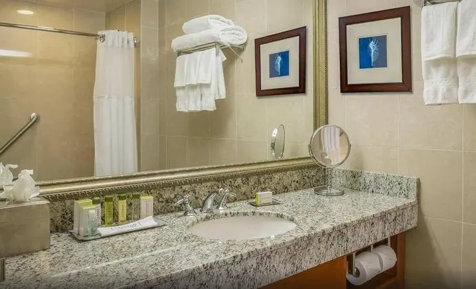 DoubleTree by Hilton Miami Airport