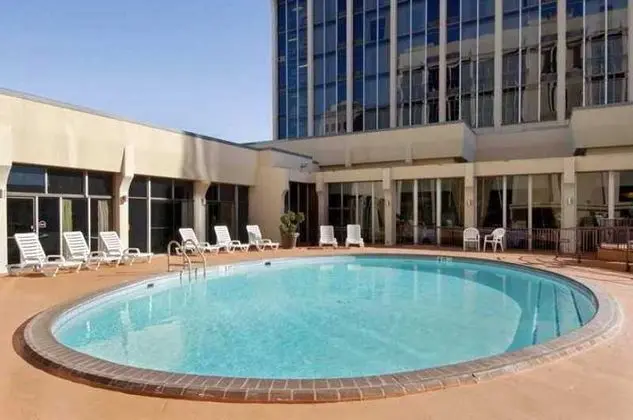 DoubleTree by Hilton Midland Plaza