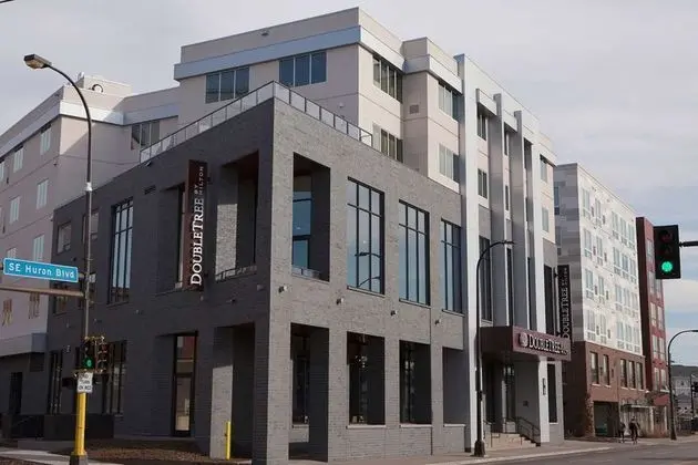Doubletree by Hilton Minneapolis - University Area
