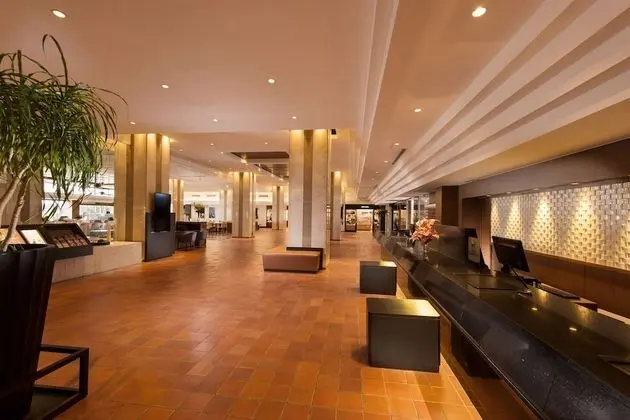 DoubleTree by Hilton Hotel Naha Shuri Castle - Lobi