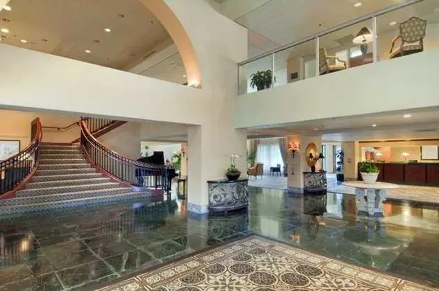DoubleTree by Hilton Newark Fremont