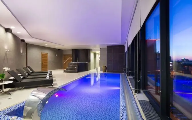 DoubleTree by Hilton Novosibirsk - Havuz