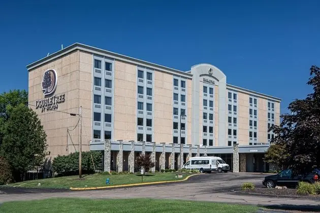 DoubleTree by Hilton Pittsburgh Airport - Dış Mekan